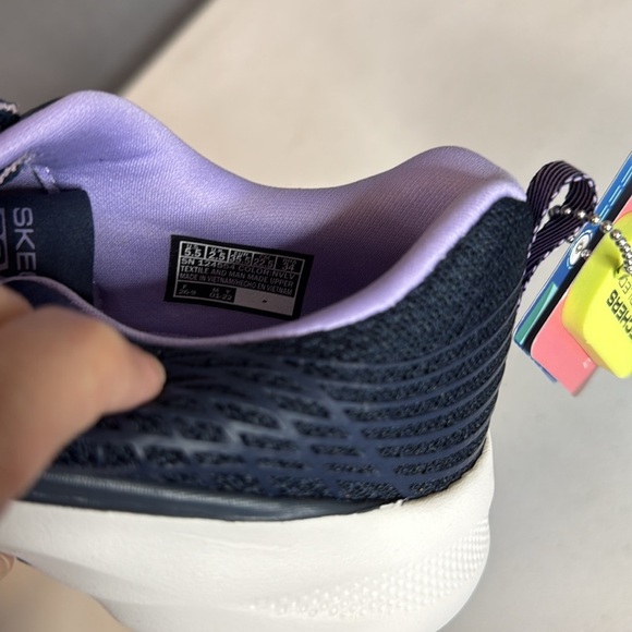 Women’s Skechers GO Walk 6-Inner Joy Sneaker, Navy/Lavender, 5.5 New with Box - Picture 7 of 10